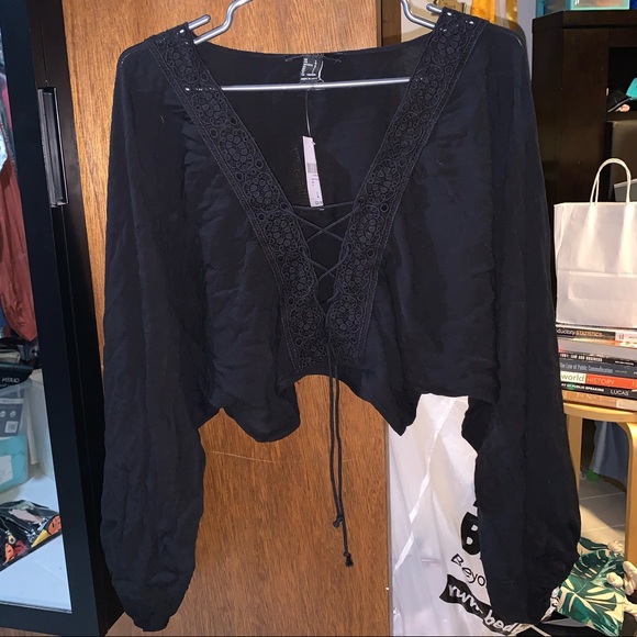 Crop Blouse - Picture 1 of 4